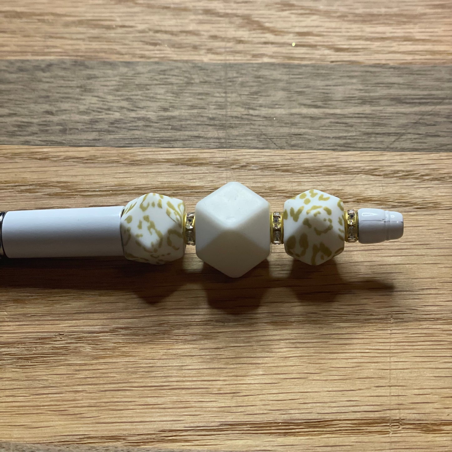 Gold and white leopard print silicone bead focal pen